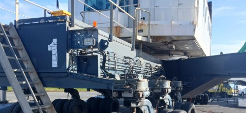 Hydraulink distributor Hydraulic Solutions Taranaki nimbly threads its maintenance tasks through busy Port Taranaki’s upgrade of vital 200-ton mobile ship loader crane