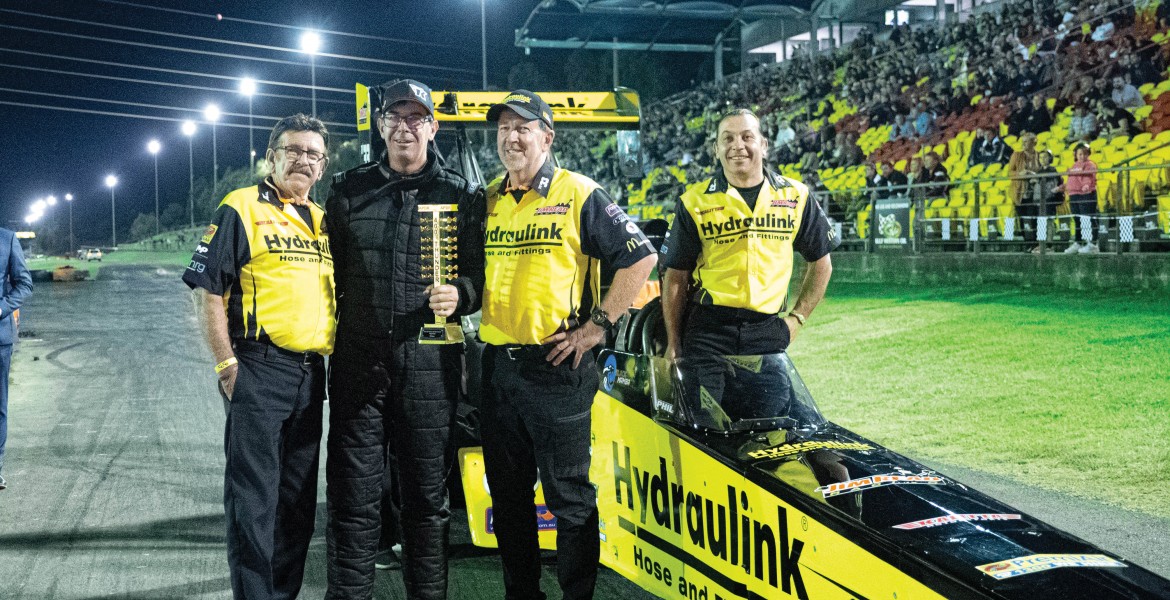 Contractor Hydraulink's winning Jim Read Racing Team